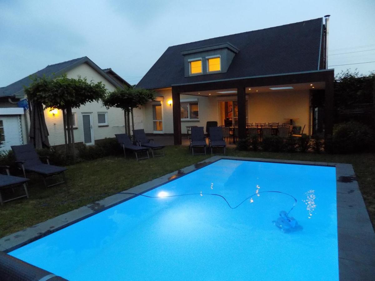 Villa Maas & Kempen Maaseik Extérieur photo